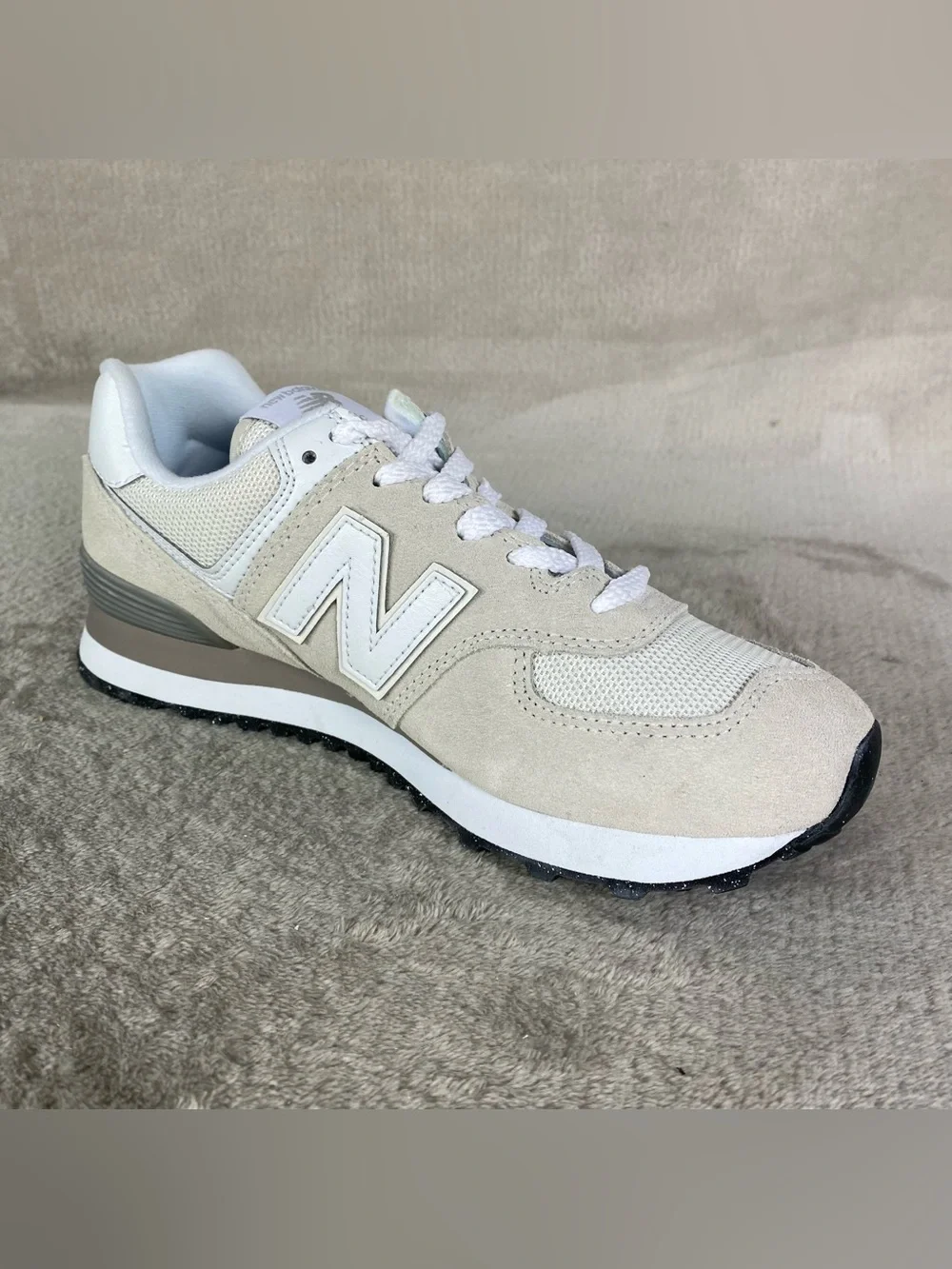 New‎ Balance 574 Classic Womens Size 7.5 White Cloud Suede Running Shoes NEW